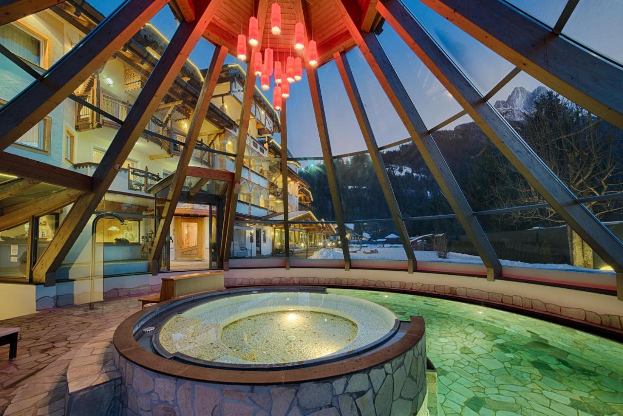 Renè Dolomites Boutique Hotel Pozza di Fassa Esterno foto