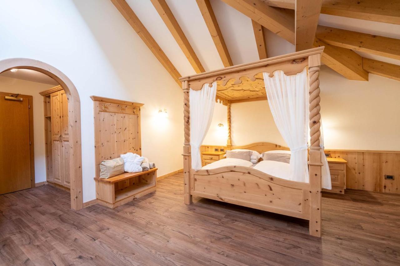 Renè Dolomites Boutique Hotel Pozza di Fassa Esterno foto