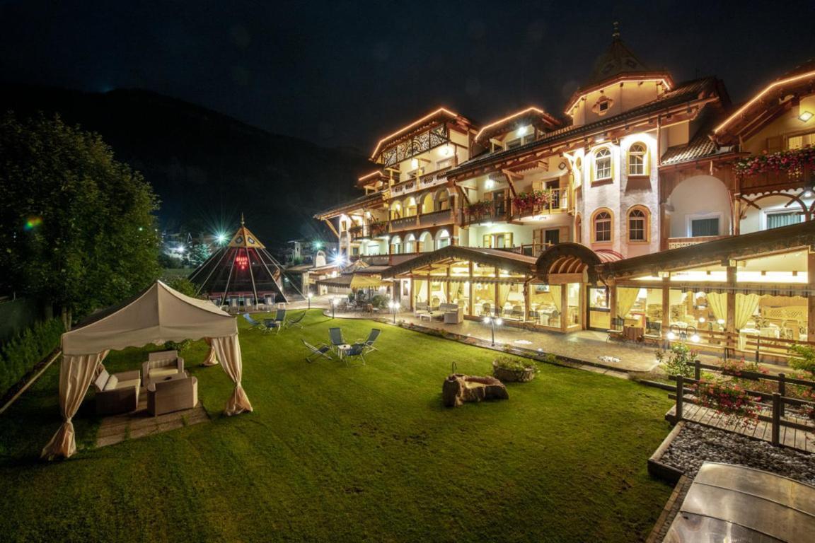 Renè Dolomites Boutique Hotel Pozza di Fassa Esterno foto