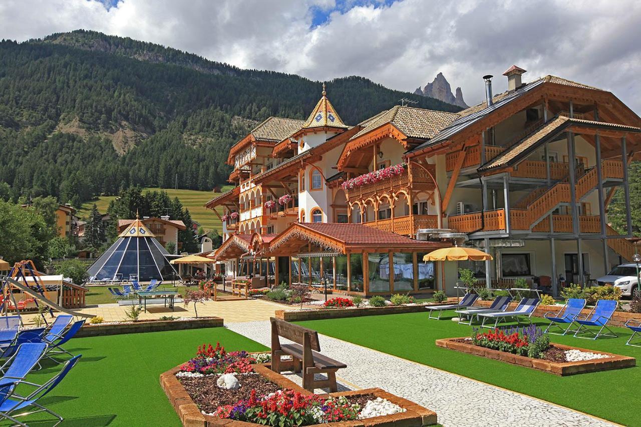 Renè Dolomites Boutique Hotel Pozza di Fassa Esterno foto